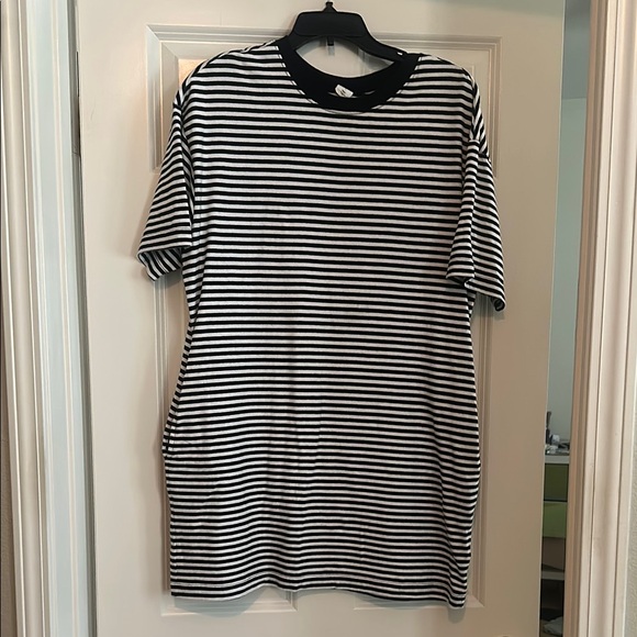 Melrose and Market Black and White Striped Mini Organic Cotton Dress (M) - Picture 1 of 6